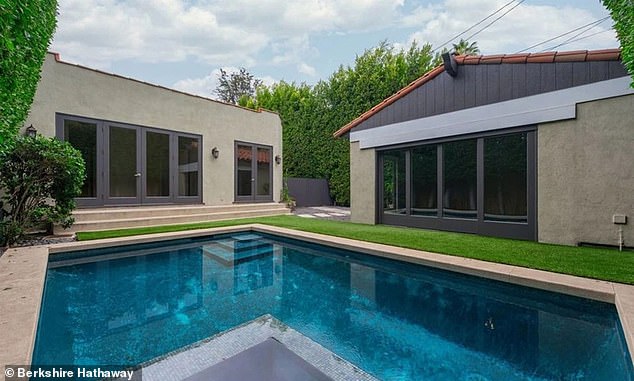 casa charlize theron 