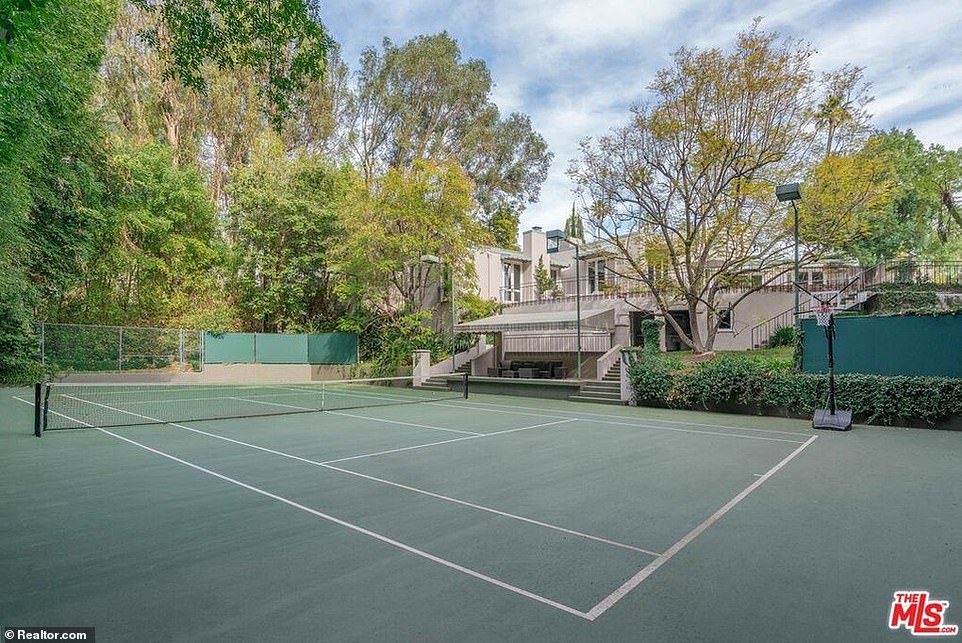 lily collins casa 