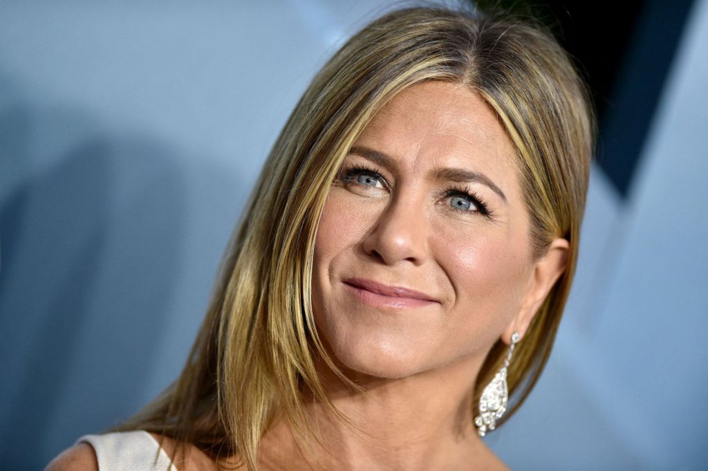 Jennifer Aniston LolaVie