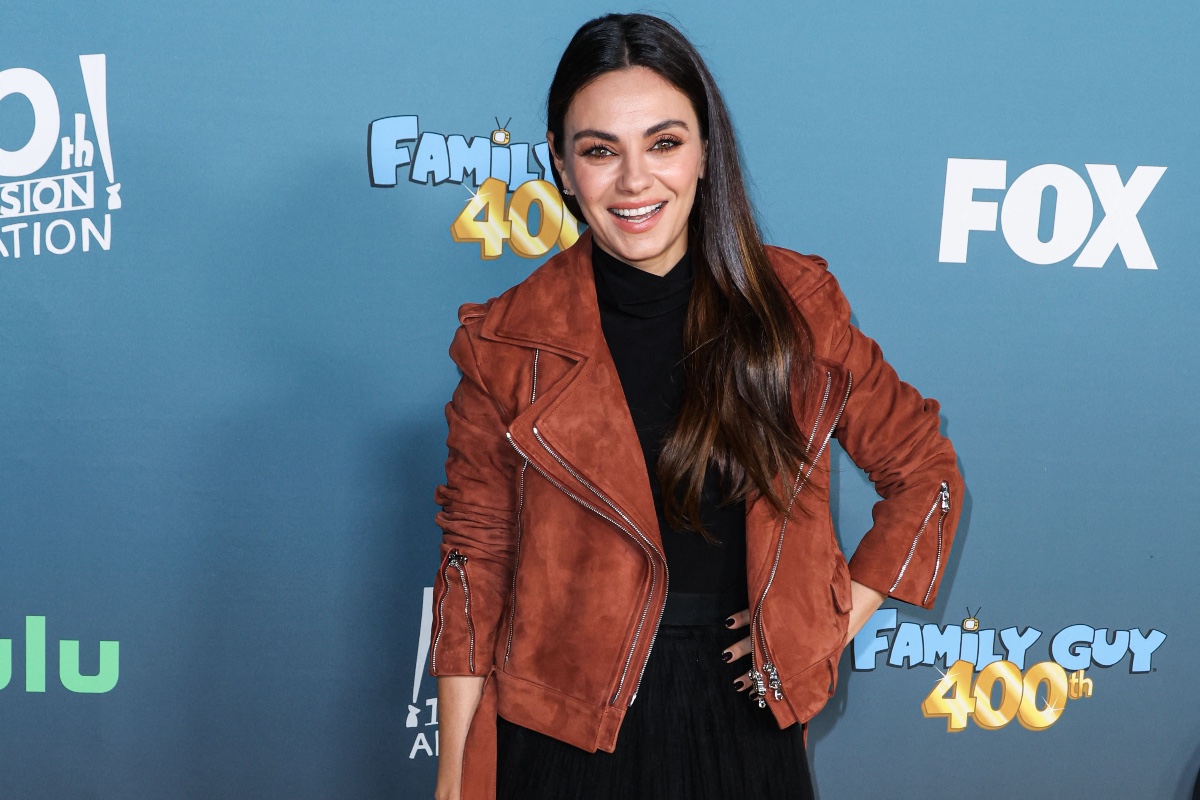 Celebrity trend FW22: Nuanțele momentului în diverse ținute