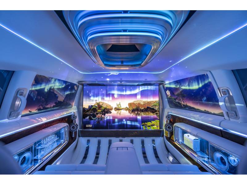 Mercedes-Benz Vision V: experiența digitală