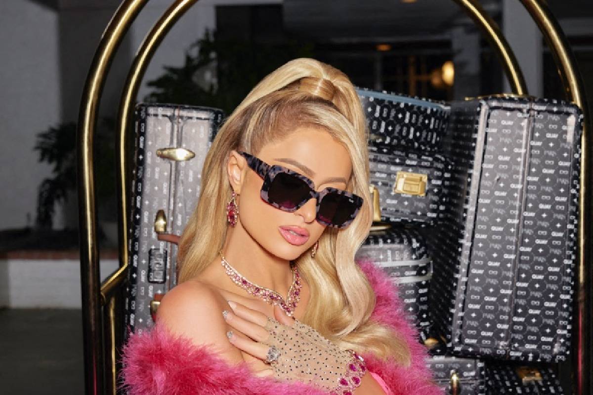 paris hilton parivie