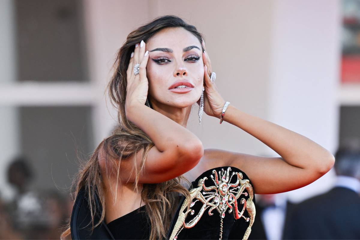 Proiect nou (32) Mădălina Ghenea