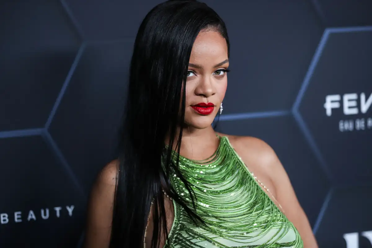rihanna pierderi rihanna pierderi