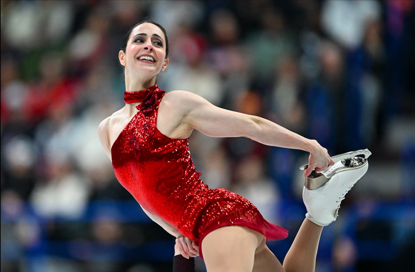 Moda pe gheață: Tendințe și cerințe în costumele de patinaj artistic. Ce poartă campionii