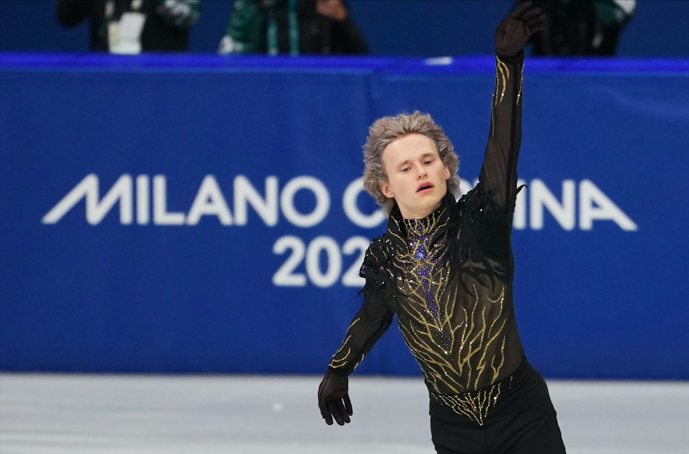 Moda pe gheață: Tendințe și cerințe în costumele de patinaj artistic. Ce poartă campionii