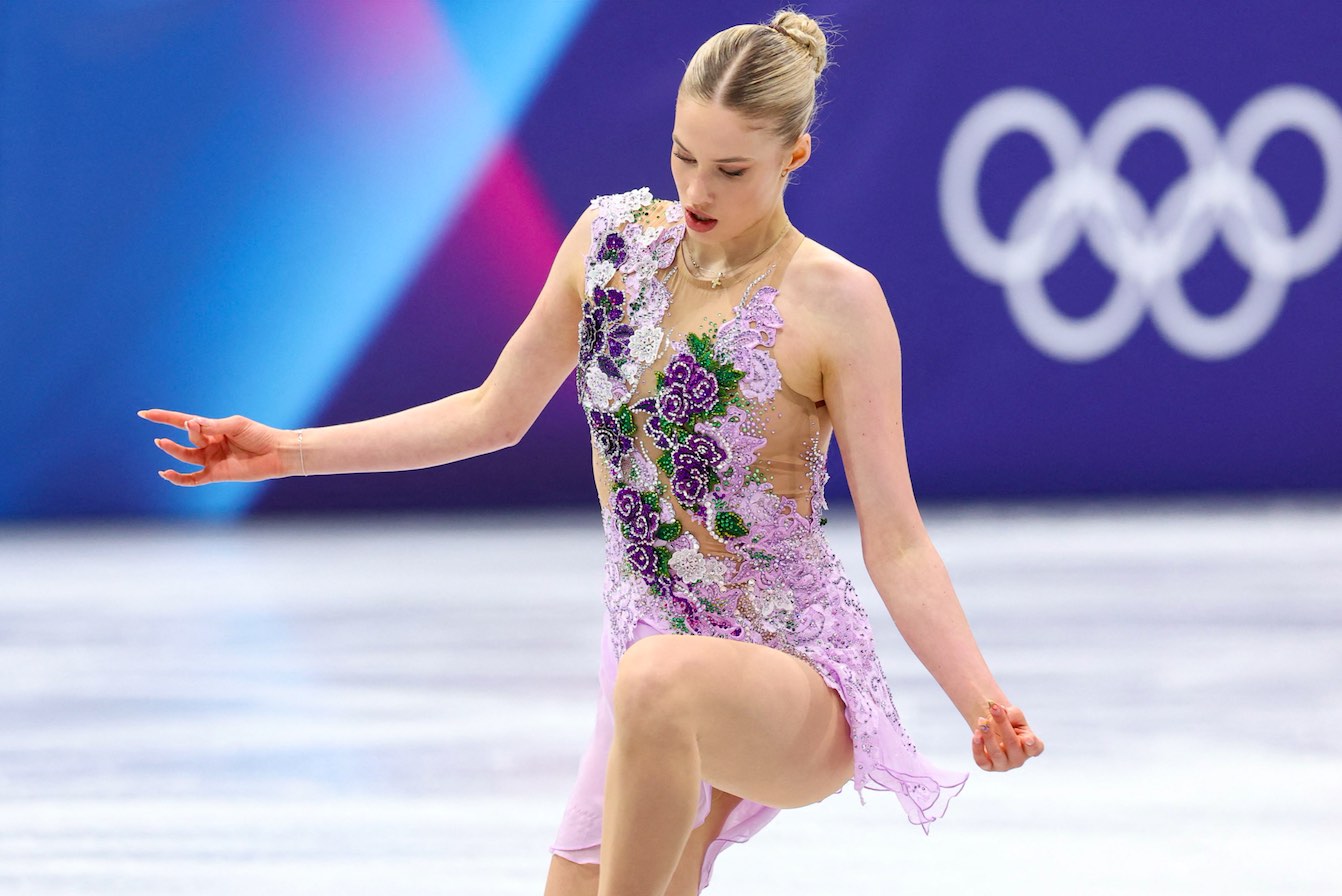 Moda pe gheață: Tendințe și cerințe în costumele de patinaj artistic. Ce poartă campionii