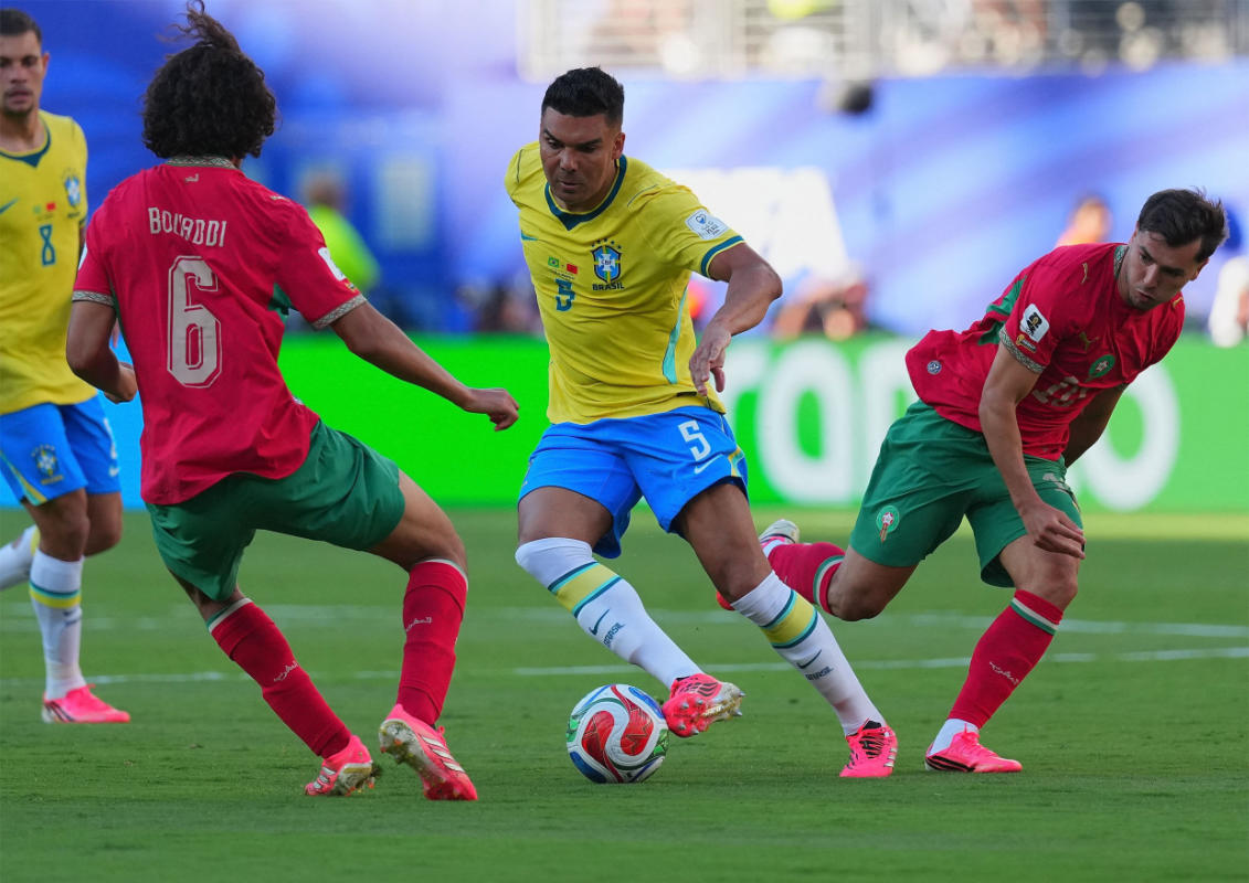 roz neon fotbal